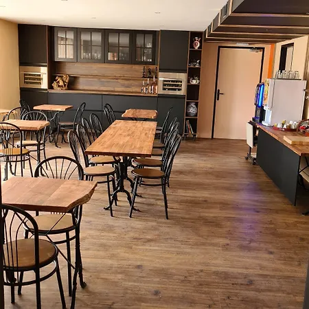 Logis L'etoile 2*