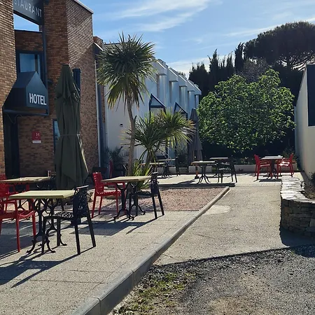 Logis L'etoile فندق