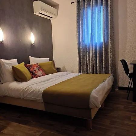 Logis L'etoile Каркассон