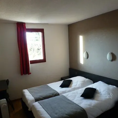 Отель Logis L'etoile 2*