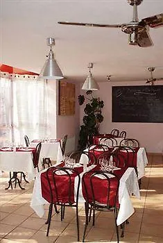 Logis L'etoile מלון 2*