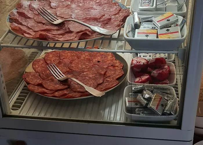 Logis L'etoile Hotel