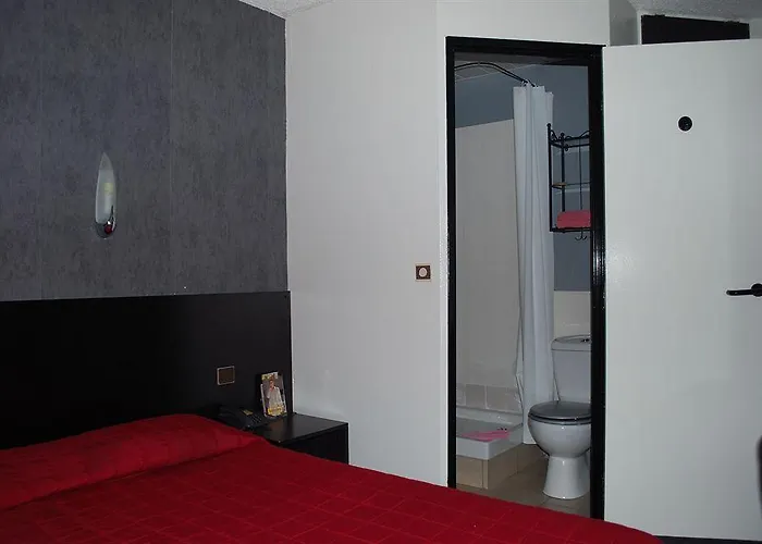 Logis L'etoile Hotel 2*