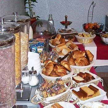 Hotel Logis L'etoile 2*