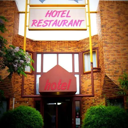 Logis L'etoile فندق